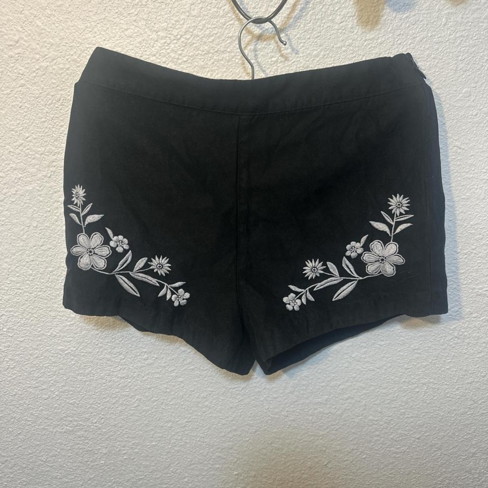 Black and white embroidered‎ shorts